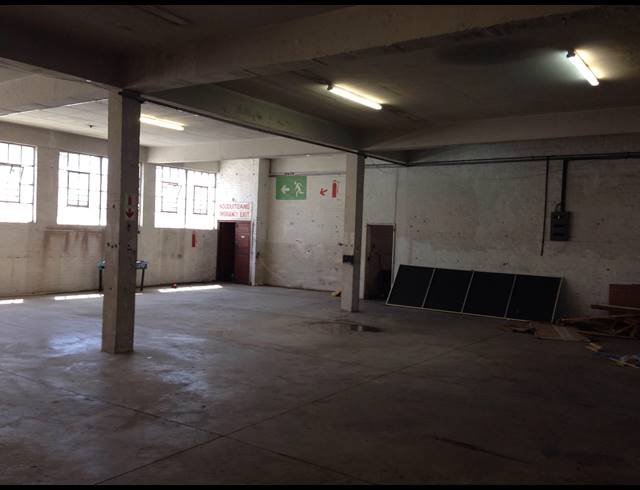 1,012M² FACTORY TO LET IN PAARDEN EILAND